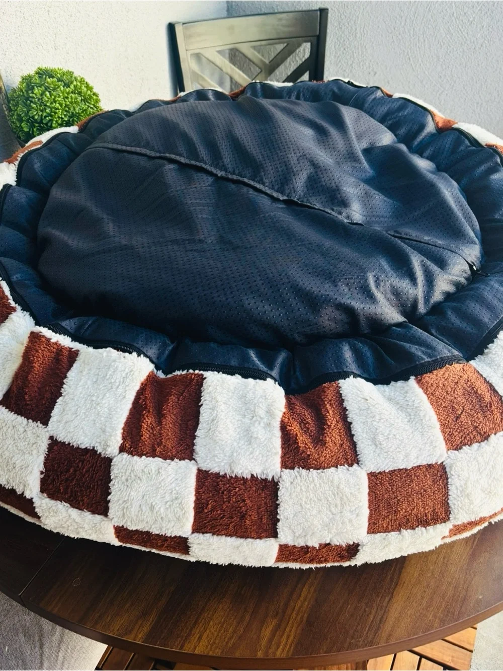 LARGE SIZE BROWN CHECKERS PET BED BEDSURE